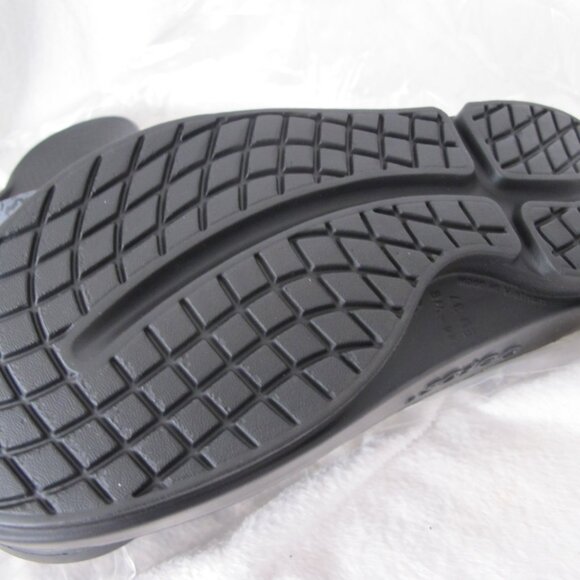 OOFOS Limited Gray Leopard Slides - Picture 8 of 9